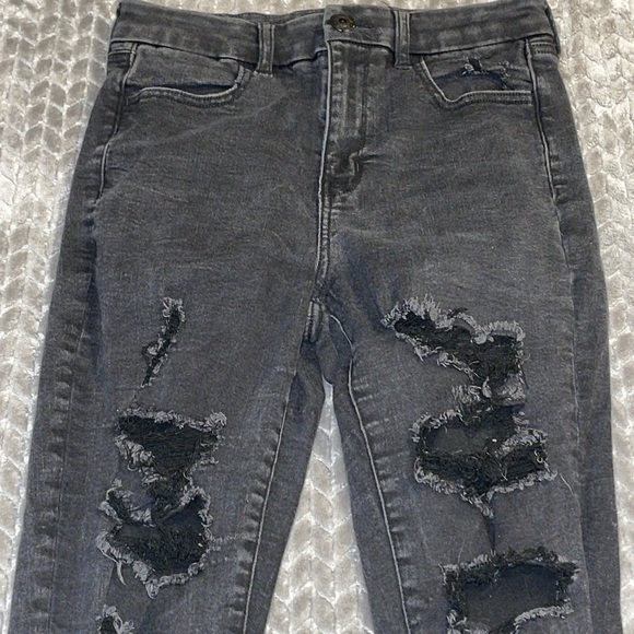 American Eagle Curvy Hi-Rise Black Distressed Jeggings.  Black. Size 10 - Picture 6 of 12